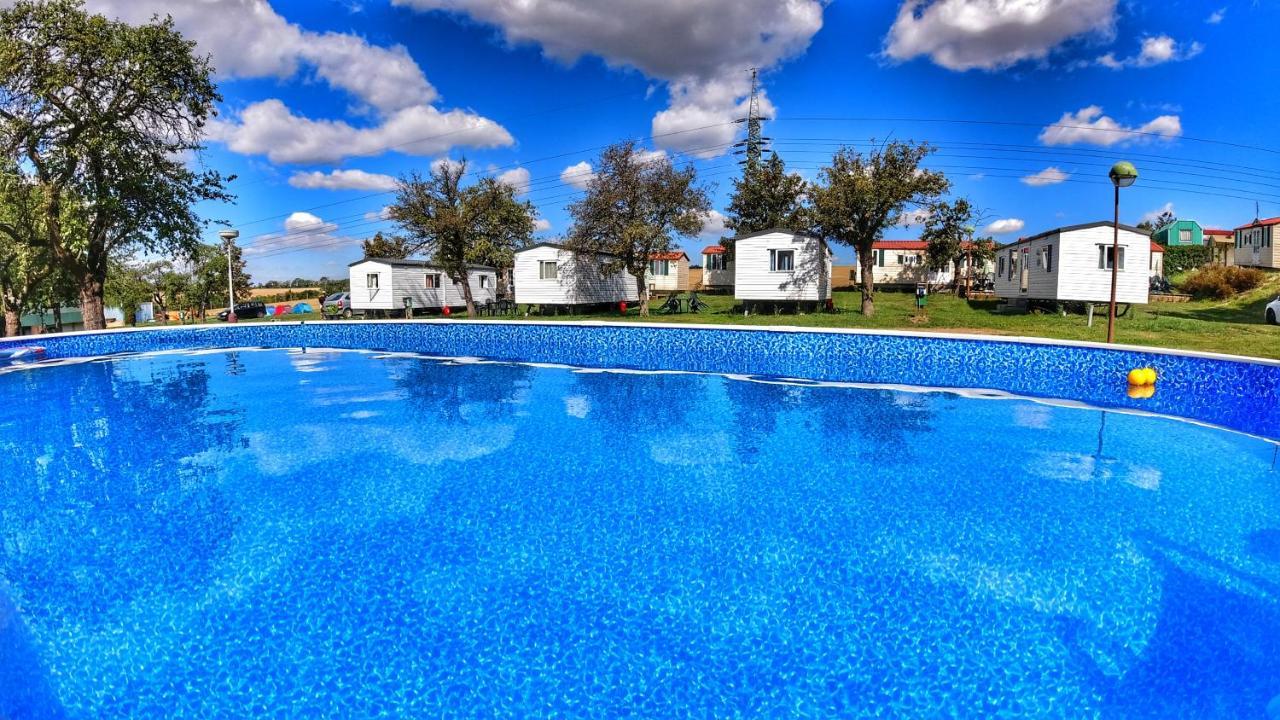 Triocamp Praha Hotel Екстериор снимка